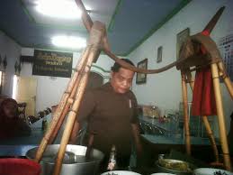 Kota mojokerto yang terletak tidak jauh dari ibu kota surabaya ini menawarkan berbagai wisata nasi pecel mbak toety memiliki letak yang cukup strategis yaitu di dekat stasiun mojokerto. 15 Tempat Kuliner Dan Makan Enak Di Mojokerto Yang Wajib Dicoba 2021