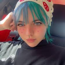 What's in the banana bread and how to order it?