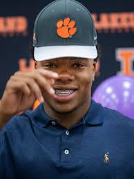Lakeland's Demarkcus Bowman leaving Clemson after grandfather's death