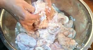 Thoroughly clean chicken intestines using cold water. This Is The Correct Way To Clean The Large Intestine Of Pigs It Is Simple And Fast And The Large Intestine Is Clean And Has No Odor Minews