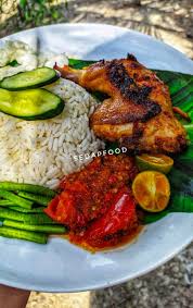 Untuk sambal ayam geprek sebenarnya tidak harus menggunakan olahan sambal yang saya sebutkan tadi. Resepi Nasi Ayam Penyet Sambal Asli Dari Indonesia Sedap Gila
