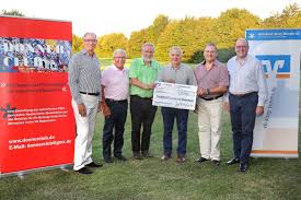 3000 Euro Fur Guten Zweck Bei Golf Cup Erspielt Journal Lokal