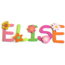 Fabriklettre c'est votre prénom en lettres découpées ou attachées pour décorer vos espaces. Lettres Bois Prenom Fille Theme Fleurs Souvenir Bapteme