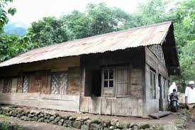 Mau coba di pekarangan rumah? Rumah Adat Jawa Tengah Sejarah Bentuk Filosofi Bagian Bagian