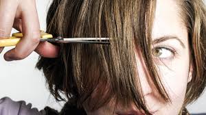Besonders wichtig für einen gelungenen haarschnitt ist das equipment. Haare Schneiden Zu Hause So Geht S Nicht Schief Mdr Jump