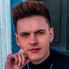 Matthew Mackinnon's Instagram, Twitter & Facebook