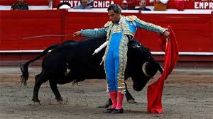 Luis Bolívar, desorejó al segundo de la tarde en Manizales