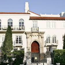 Historic atmospheric gem in the heart of south beach. Versace Villa In Miami Fur 41 5 Millionen Dollar An Joe Nakash Versteigert Welt