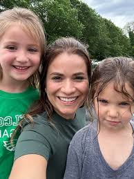 Cindy Batten's Instagram, Twitter & Facebook