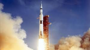 Collins meninggalkan dua putri dan cucu. Melihat Pesawat Antariksa Di Balik Misi Apollo 11