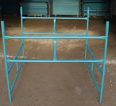 Pozwala w prosty i szybki sposób zbudować wysokie rusztowanie jednocześnie zabezpieczając pracowników podczas wykonywaniu ich obowiązków. Rusztowanie Warszawskie Stabilne Grube 157 5x77cm Kup Teraz Za 67 99 Zl Ziebice Allegro Lokalnie