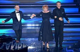 The show was presented by amadeus, who also served as the artistic director for the competition. Sanremo 2021 All Ariston La Magia E L Emozione Di Ornella Vanoni La Repubblica