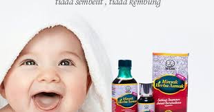 Saat bayi tidur, kompres bagian dahi dengan lap basah sebagai salah satu cara menurunkan panas pada bayi. Cara Bantu Bayi Berak Anak Kedah