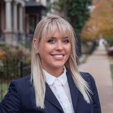 Shelley Hook's Instagram, Twitter & Facebook