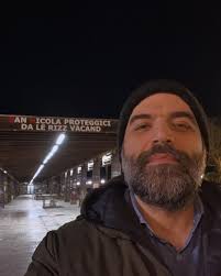 San Nicola proteggici dai ricci vuoti (mi fanno notare) non dalle reti  vacanti come avevo interpretato. A Bari con Sanghenapule al Teatro Piccinni  1- 2