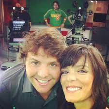 Nas redes sociais, o comediante anunciou: Andreia Rodrigues E Cesar Mourao Posts Facebook