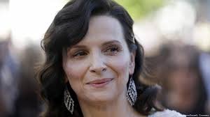 We see a scene of lena olin reading a letter informing her of their deaths, followed by a flashback scene of juliette and daniel, leading up to the crash. Juliette Binoche Named President Of Berlin Film Festival Jury News Dw 11 12 2018