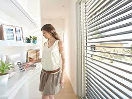 Unser team hat viele verschiedene produzenten unter die lupe genommen und wir präsentieren ihnen als interessierte hier unsere. Jalousien Fur Innen Made In Germany Einfach Online Bestellen