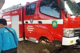 Daftar akun daftar akun anda di sini untuk memulai layanan elektronik. Truk Pemadam Masuk Bengkel Datang 4wd Pulang Jadi 2wd Part Dipreteli Tanpa Izin Gridoto Com