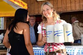 Hubert aiwanger über abstand im biergarten. Bierwochen In Amberg Bergfest Feeling Im Biergarten Onetz
