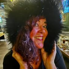 Gloria Crowell's Instagram, Twitter & Facebook