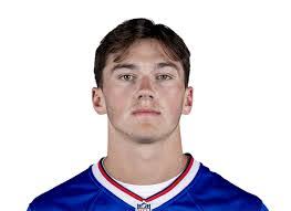 Darian Strong's Instagram, Twitter & Facebook