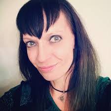 Heather Dey's Instagram, Twitter & Facebook