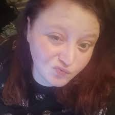 Lyndsay Marques's Instagram, Twitter & Facebook