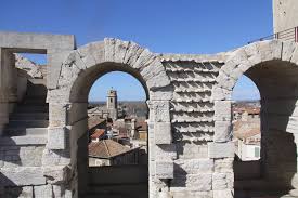 In nachfolgender liste finden sie sehenswürdigkeiten und touristenattraktionen, die sich in der umgebung von kempten (allgäu) zum besuch anbieten. City Guide Alle Infos Zu Arles Sehenswurdigkeiten Mehr