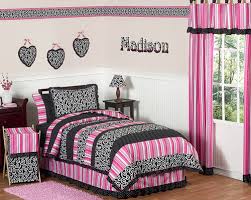 Pink bedrooms are for everyone, not just for little girls. Black White And Pink Bedroom Ideas Home Trendy