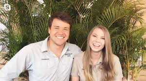 🌻 believe in your strength to change the world. Bindi Irwin Shares Throwback Pic Of Her Husband Chandler Powell Holding A Crocodile Hunter Dvd Entertainment Tonight