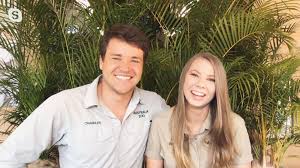 Her middle name sue was taken from her father's dog sui. Bindi Irwin Shares Throwback Pic Of Her Husband Chandler Powell Holding A Crocodile Hunter Dvd Entertainment Tonight