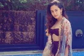 Get all mira rajput 3 news and movie updates on pinkvilla. Mira Rajput Posts Picture In Bikini Compares It With Avocados