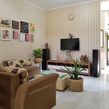 Model plafon klasik ini sangat cocok bagi anda yang memiliki ruang tamu dengan konsep kontemporer. Desain Ruang Tv Minimalis Sederhana Cek Bahan Bangunan