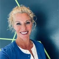 Crystal Renninger's Instagram, Twitter & Facebook