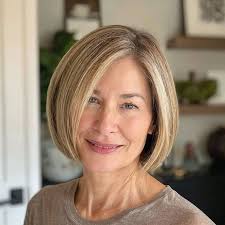 Leann Holcomb's Instagram, Twitter & Facebook