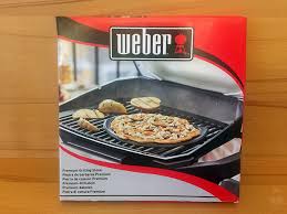 Zunächst heizen sie ihren grill mit dem pizzastein auf höchstleistung, ca.300 °c. Pizza Vom Weber Pulse Feuer Glut Und Herzblut