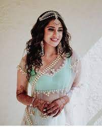 How To Choose The Right Bridal Hairstyles For Different Face Shapes In 2020 Bridal Makeover Indian Bride Bride