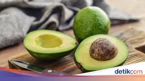 Berat badan dapat dikurangkan dengan mengamalkan pemakanan yang sihat dan rajin bersenam. 14 Makanan Dan Sayuran Yang Cepat Menurunkan Berat Badan