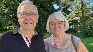 Ny chans: Hyllning till kungen i kyrka