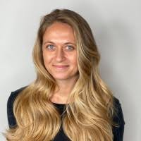 900+ "Lara" profiles