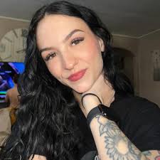 Princess in action 👰🏻‍♀️❤️ Photography:Morgan Rojas Photography Floral :  The Sweetest Pea Floral Designs