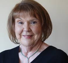 Sara Barrow's Instagram, Twitter & Facebook