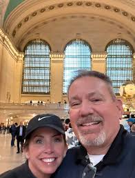Steve Powell KATV and his wife Amanda are having the best time in the Big 🍎