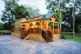 393 Sq Ft Park Model Tiny Home On Waterfront Lot In Texas Tiny House Small House Design Model Homes