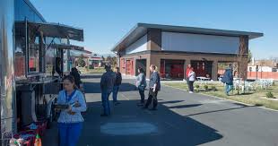 Последние твиты от soho food park (@sohofoodpark). At The Hub In South Jordan Food Trucks Park Outside While Diners Get To Eat Inside Where It S Toasty