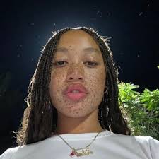 Zoe McDaniel (@zoebaylen)