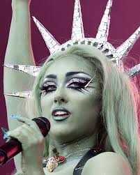 With liberty and justice for all Chappell Roans 🗽 The first time I saw a  picture of @chappellroan she was dressed like this (reference photos at the  end). I wasn't sure I