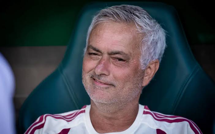 Mourinho miał zostać następcą Fergusona w Manchesterze United. „Podpisałem  umowę” | DevilPage.pl