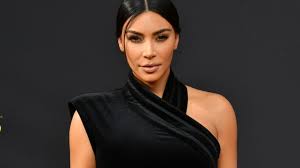 Jun 18, 2021 · kim kardashian und co. Wie Kylie Und Kanye Kim Kardashian Ist Jetzt Milliardarin Promiflash De